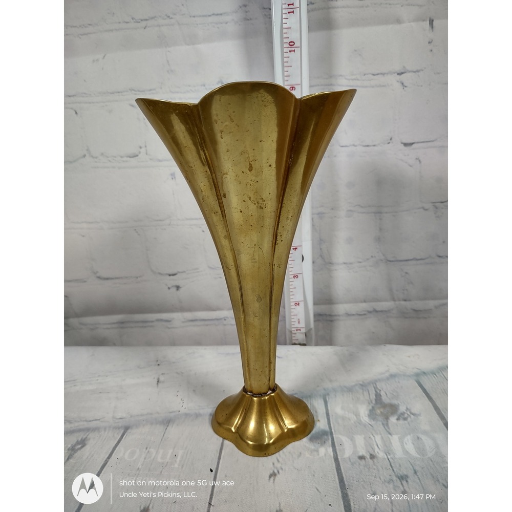Vintage Brass Trumpet Bud Vase Scalloped Rim Fluted Flower Vase India 8in